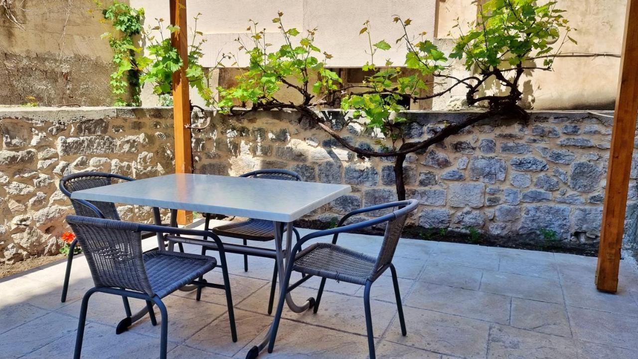 Apartment Hana Omiš Buitenkant foto