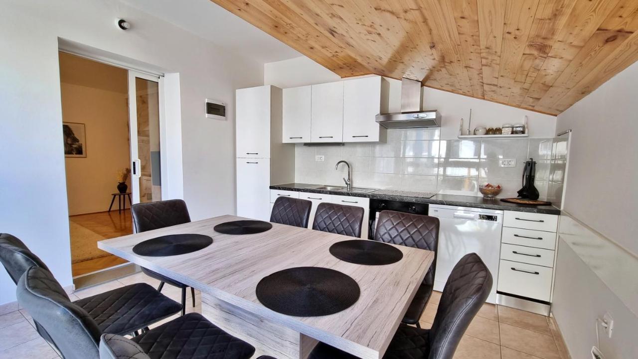 Apartment Hana Omiš Buitenkant foto