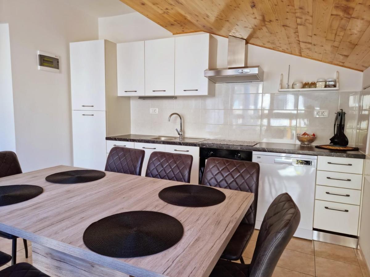 Apartment Hana Omiš Buitenkant foto