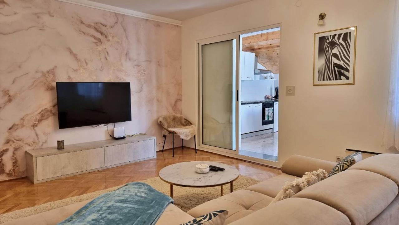 Apartment Hana Omiš Buitenkant foto