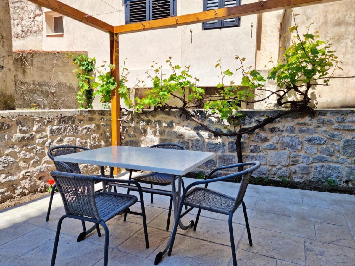 Apartment Hana Omiš Buitenkant foto