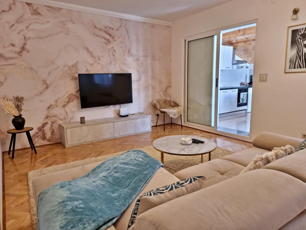 Apartment Hana Omiš Buitenkant foto